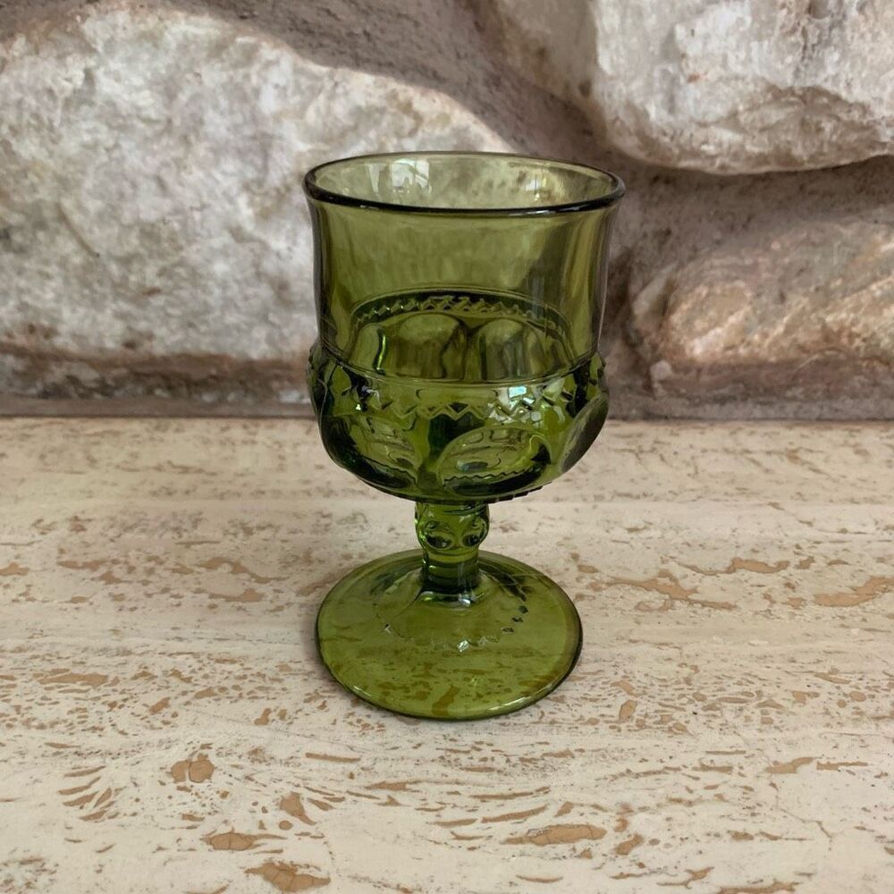 Vintage Indiana glass kings crown/thumbprint 4 oz glass green (smaller)